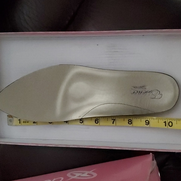 NWT Aetrex Leather Classic Low Pump 10W, Black - Picture 15 of 16